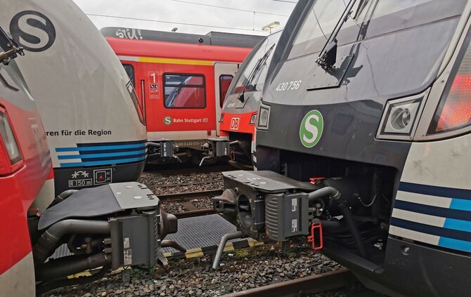 sbahn s-bahn bahn zug züge bahnhof symbol symbolbild symbolfoto schorndorf