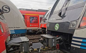 sbahn s-bahn bahn zug züge bahnhof symbol symbolbild symbolfoto schorndorf