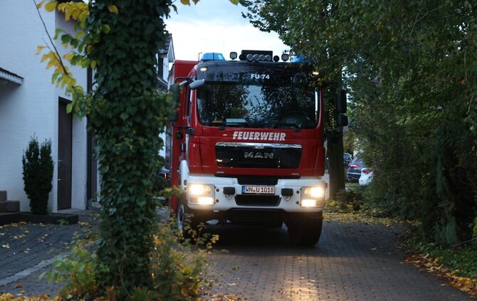 Feuerwehr zugeparkt