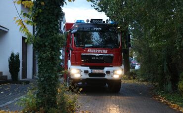 Feuerwehr zugeparkt