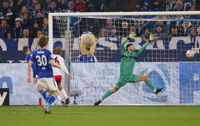 Fußball FC Schalke 04 vs. VfB Stuttgart
