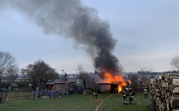 Gartenhütte in Brand_Bildquelle_Feuerwehr_Stuttgart