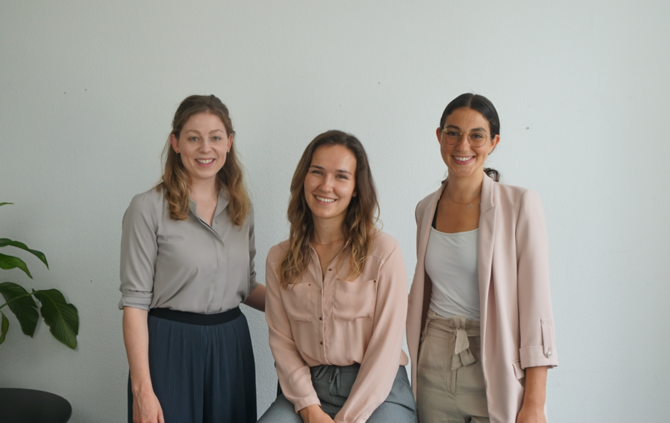 Die drei Gründerinnen von improveMID: Marion Riedel, Diana Kovaleva und Ina Haug.