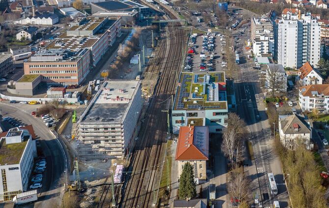 Luftbild Baustelle Neubau "zentraler Technik- und Bedienstandort Digitaler Knoten Stuttgart", Bahnhof Waiblingen, 10.02.2023.
