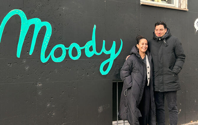 Die Geschwister Sari und Simon haben das Café Moody Ende Februar eröffnet.
