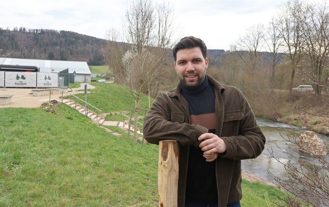 Schorndorf: Moritz Blankenhagen betreibt den Falafel-Foodtruck auf dem Bantel-Parkhaus, ist am Kiosk beim Plüderhäuser Badesee beteiligt und übernimmt jetzt die Bewirtung am Remsmittelpunkt bei den Sportanlagen Waldhausen