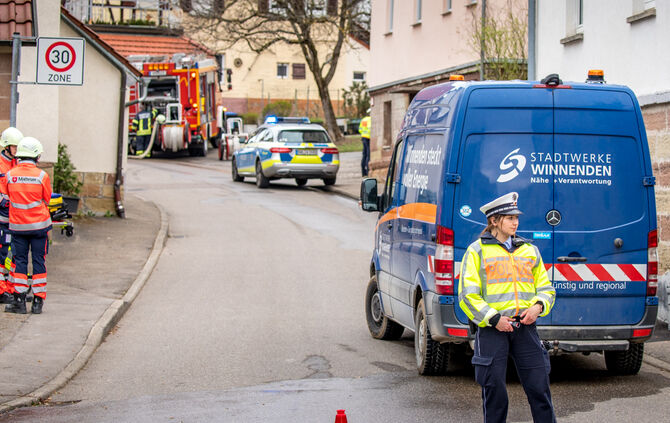 Gasleitung mit Bagger durchtrennt, Eckehardtstr., Winnenden-Höfen, 23.03.2023., 23.03.2023.