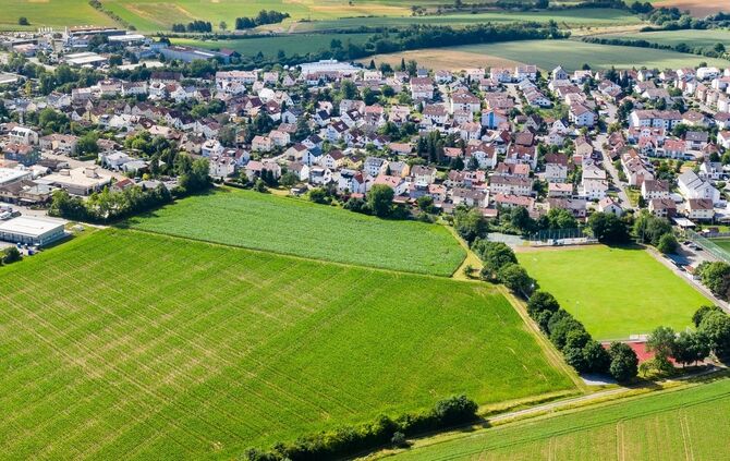 Luftbild: Mahdäcker III; Leutenbach-Nellmersbach, 23.06.2022.
