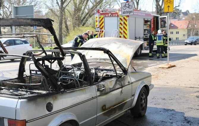 Ausgebranntes Auto in Waiblingen.