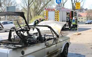Ausgebranntes Auto in Waiblingen.