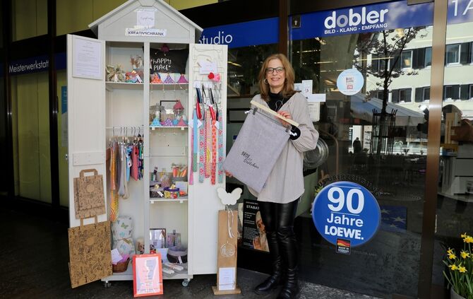 Anke Leucht-Dobler und ihr Kreativschrank