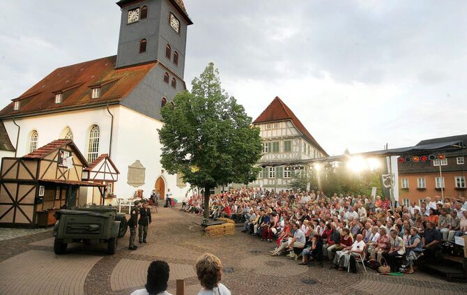 Freilichttheater Steinenberg Theater auf dem Dorfplatz