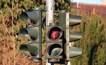 Ampel Symbolbild symbol fußgängerampel rot symbol symbolbild symbolfoto