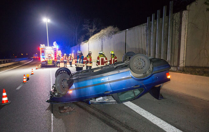 B29 - Auto überschlägt sich - Bild 07_6