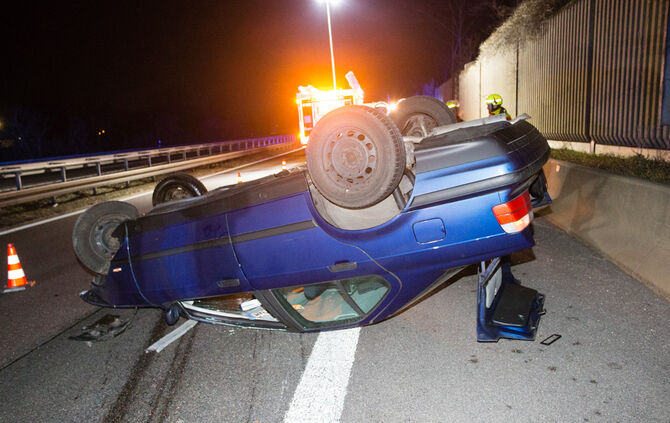 B29 - Auto überschlägt sich - Bild 08_7