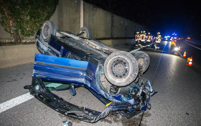 B29 - Auto überschlägt sich - Bild 10_10
