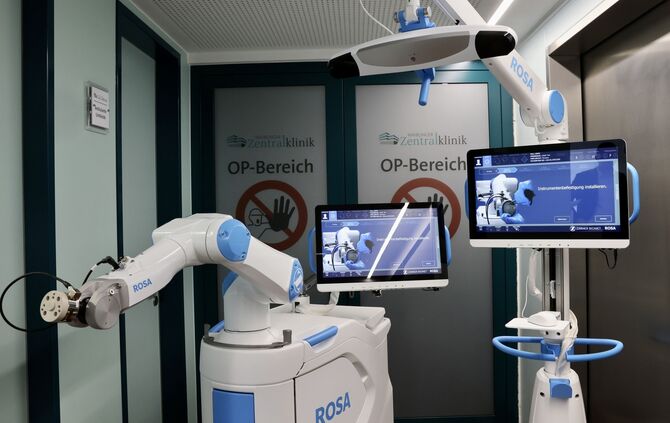 Robotic Surgical Assistant an der Waiblinger Zentralklinik - Roboter für Operationen am Knie