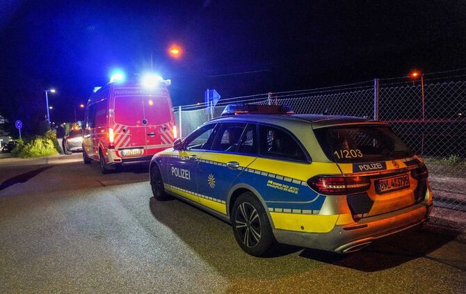 Esslingen: Person im Neckar wird durch die Feuerwehr gerettet