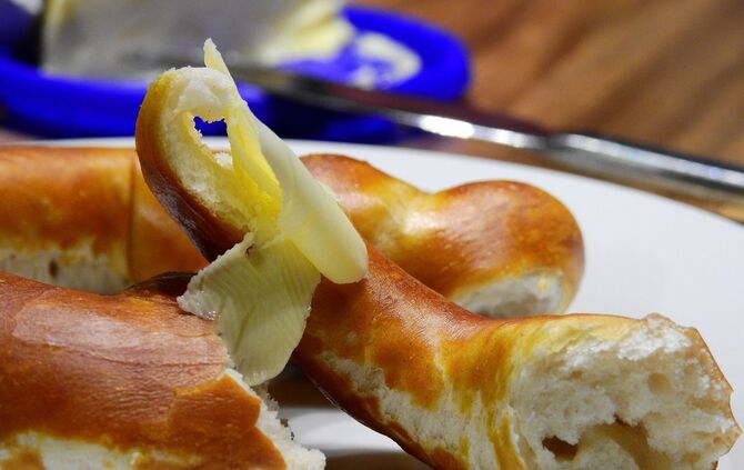 Bruno Germany  - pretzel-g1de8c5953_1920 - 1 Juni