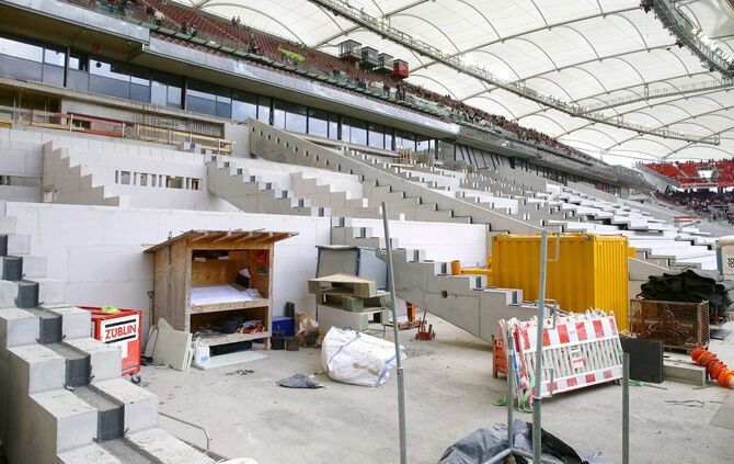 Mit der sanierten Haupttribüne will der VfB Stuttgart von Ende 2024 an mehr Geld einnehmen. Allerdings steigt auch seine Belastu