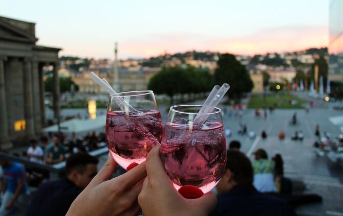 Auf dem kleinen Schlossplatz findet ab dem 1. Juni das „Predawn Festival“ statt.