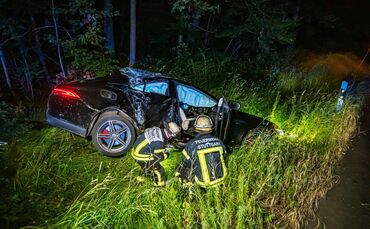 Schwerer Unfall in der Fronleichnamsnacht - Mehrere Schwerverletzte junge Leute