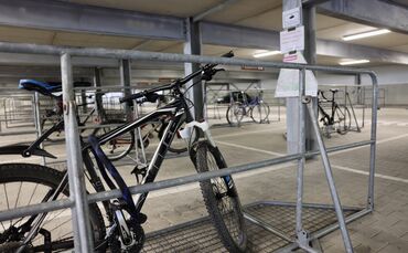Fahrradparkhaus