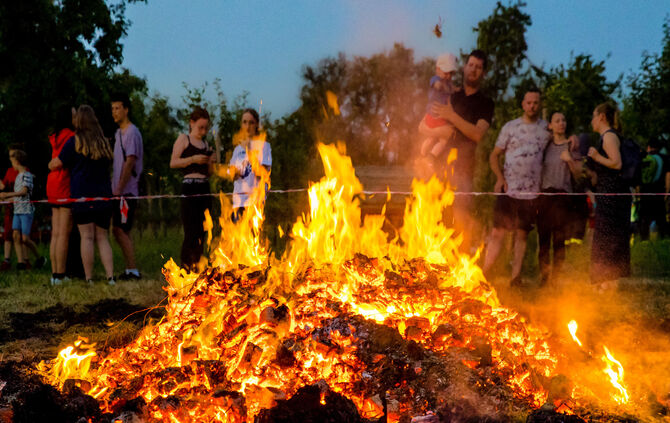Sonnwendfeuer beim OGV Weiler zum Stein, Leutenbach, 24.06.2023.