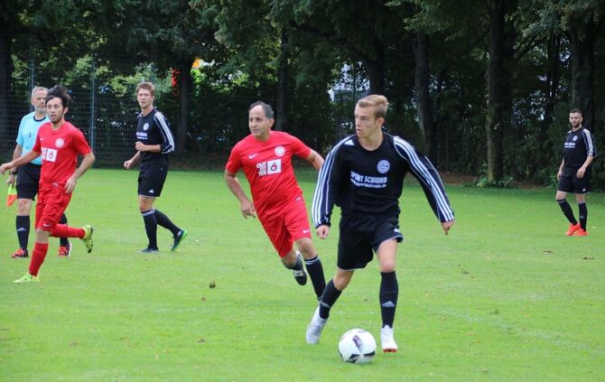 Tobias Schock (mit Ball) spielte für den GSG Stuttgart.