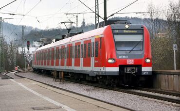 S-Bahn Symbol Symbolbild Zugverkehr Zug