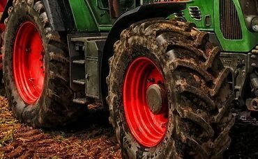 Traktor Acker Landwirt Feld Symbol Symbolbild Symbolfoto