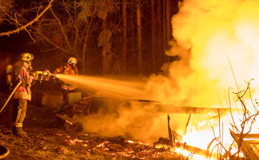 Schuppen fängt Feuer - Bild 06_0