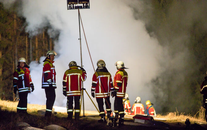 Schuppen fängt Feuer - Bild 10_9