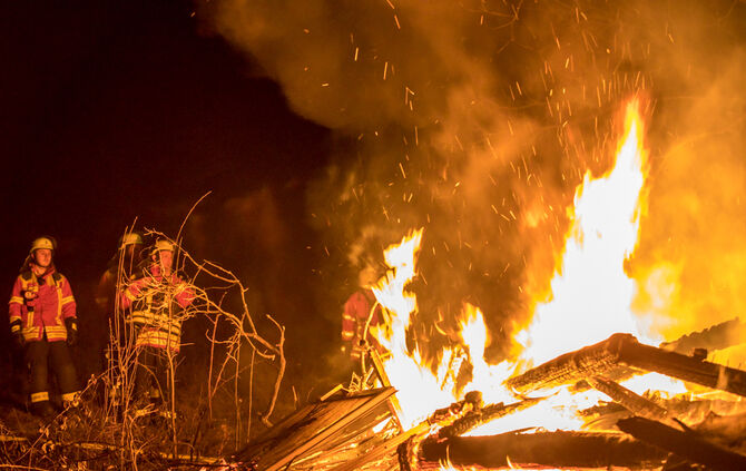 Schuppen fängt Feuer - Bild 14_13