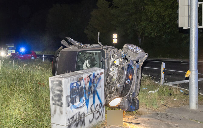 Schwerer Unfall auf der Kreuzung L1115 / Schöntaler Str., Aspach, 10.07.2023.