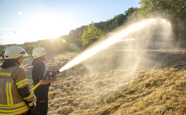Gemeinsame Übung der Feuerwehren Fellbach, WN-Hgenach und Stuttgart-Sommerrain: Waldbrand bei Fellbach-Oeffingen, 14.07.2023.