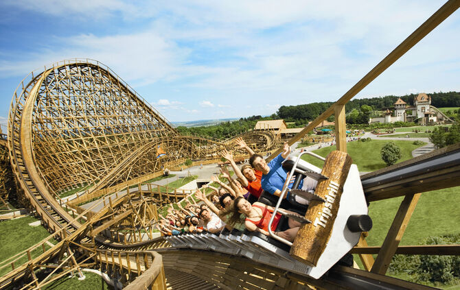 Tripsdrill Mammut Achterbahn Symbolbild