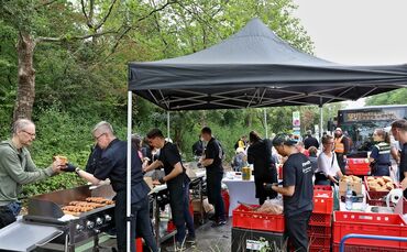 DB spendiert rote Würste 