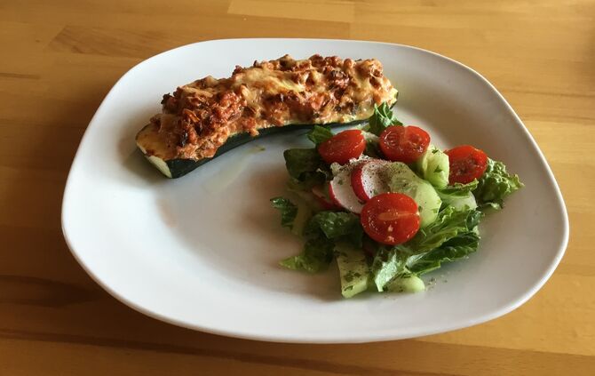 Gefüllte Zucchini