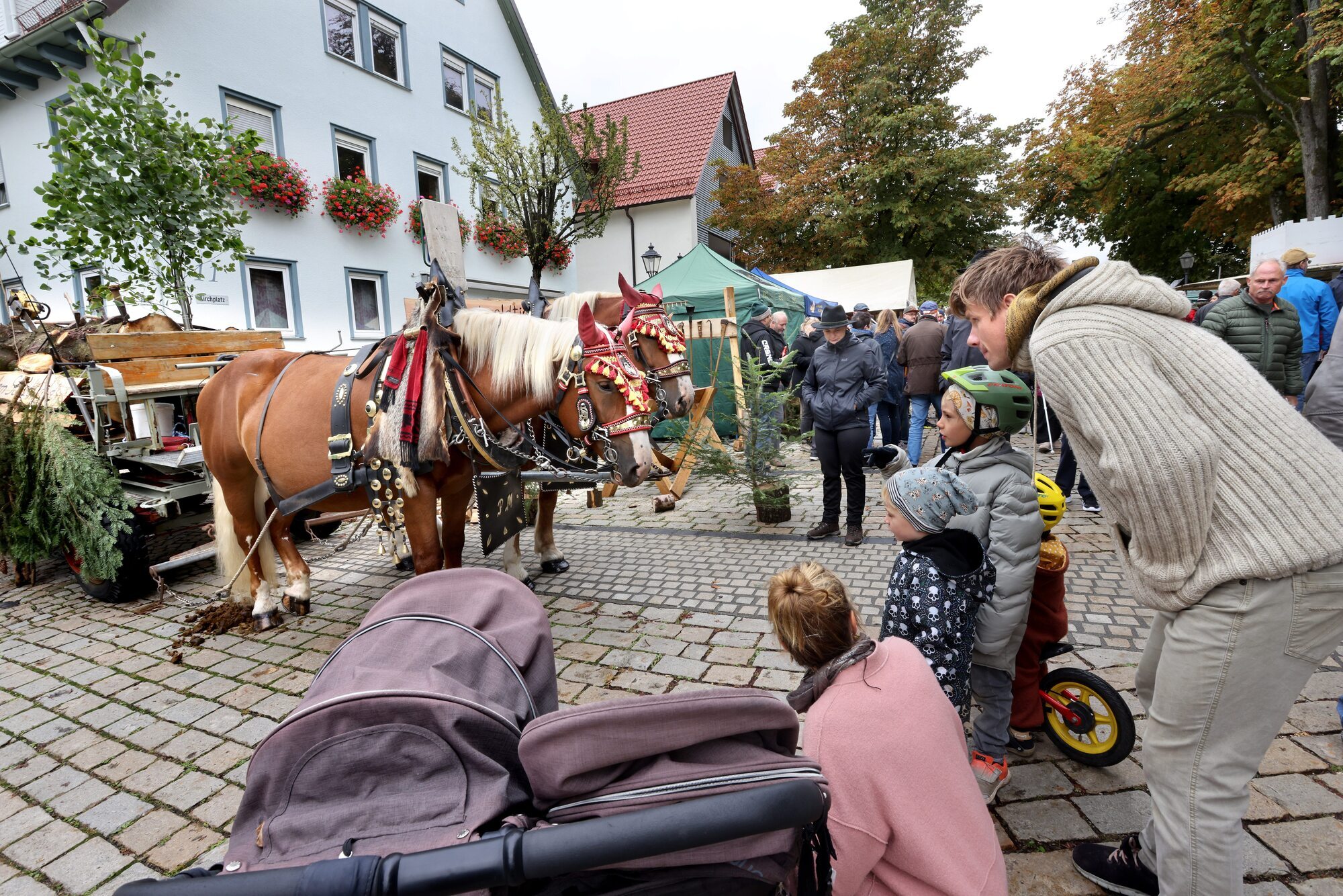 Holz- und Bauernmarkt Welzheim: Für Oldtimerfans, Naschkatzen und ...