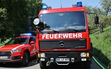 Brandserie bei Kernen: Polizei fasst mutmaßlichen Brandstifter - PKW vorsätzlich in Band gesetzt - Feuer am hellen Mittag auf Wa
