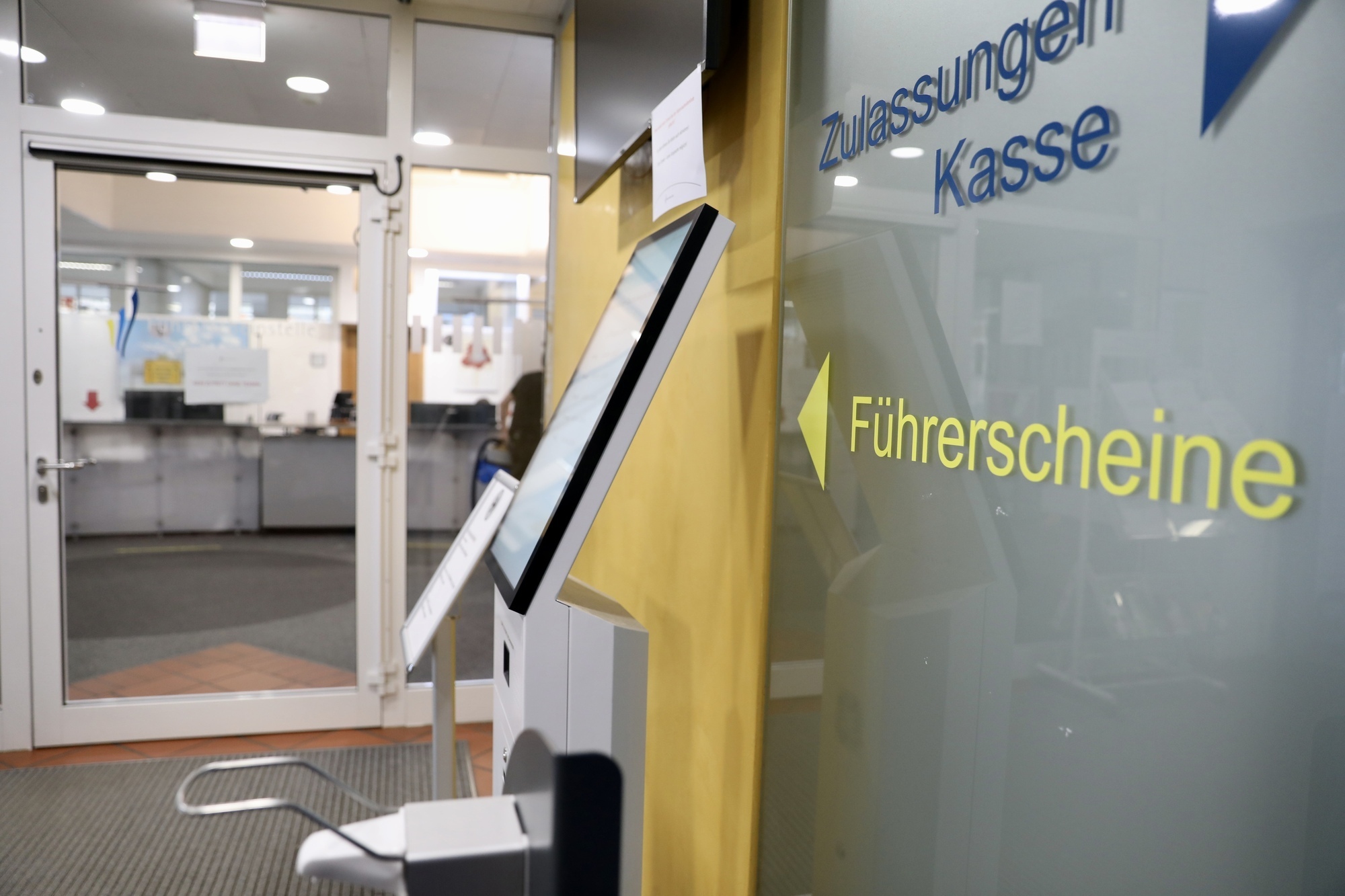 KfzZulassung geht ab September für alle digital Auch im RemsMurrKreis? Nachrichten aus dem