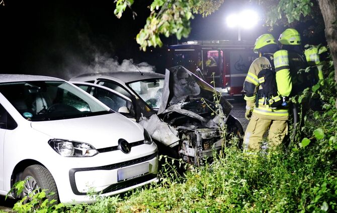 Wieder brennt ein PKW in Kernen - Geht die Brandserie weiter? - Polizei ermittelt