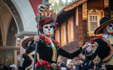 EP19_Halloween_Parade_10_115408