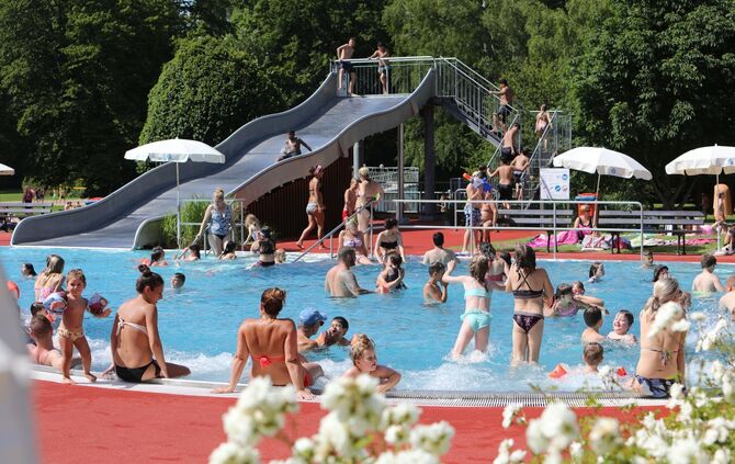 Kein Platz für Störer im Freibad_0