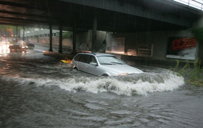 Extremes Unwetter in Waiblingen Land unter Überschwemmung foto: Habermann