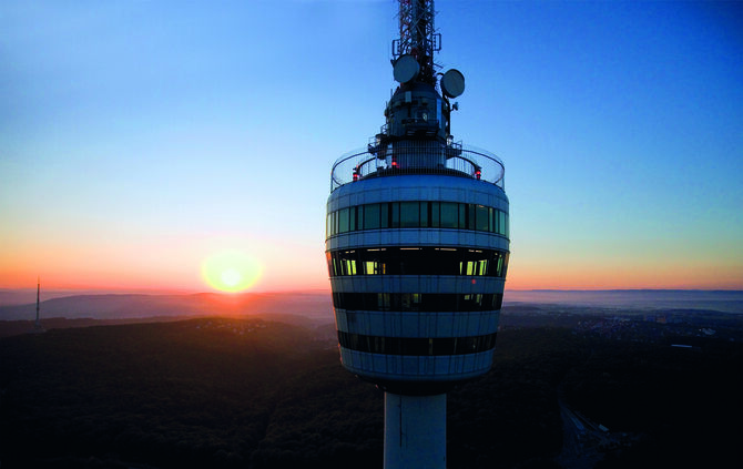An ausgewählten Terminen öffnet der Fernsehturm Stuttgart bereits eine Stunde vor Sonnenaufgang.