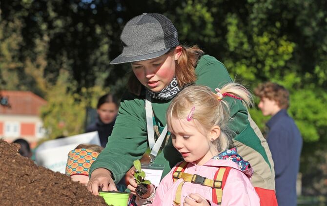 Ob Pflanzentopfen oder Blicke in hinter die Kulissen: Viel Programm wird beim Wilhelma-Tag am 24. September 2023 geboten.