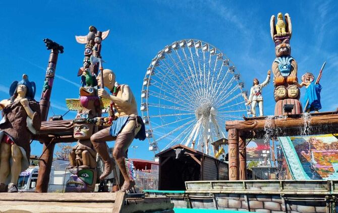 Wasen Volksfest Riesenrad Wasserbahn