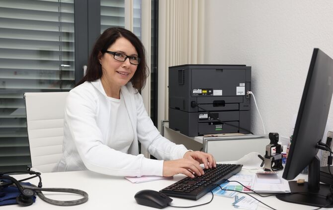Dr. Anke Menikheim
